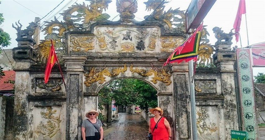 duong lam ancient village in hanoi
