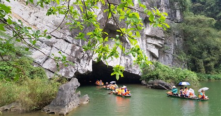 NB02: Hoa Lu Ancient Capital - Trang An - Mua Cave - 1 day from Hanoi
