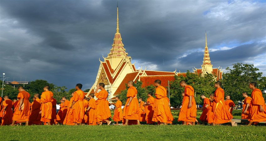 royal palace in phnom penh
