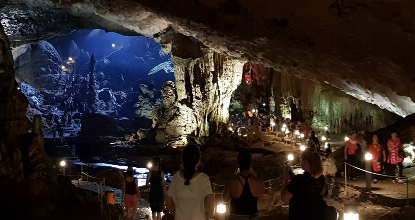 cave in halong bay