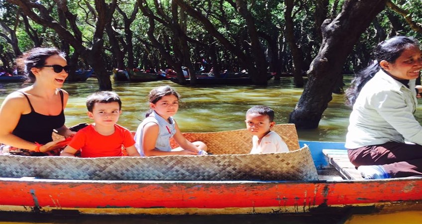 Tonle Sap floating village
