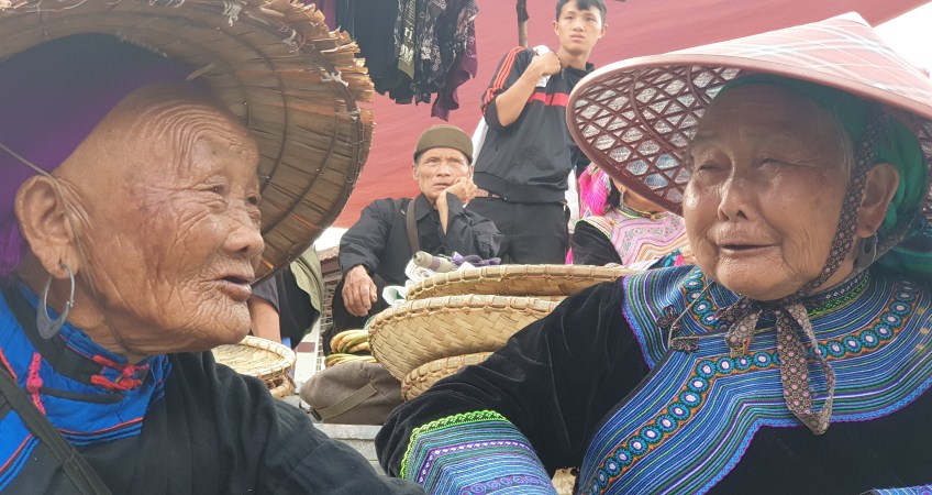 bac ha market photo tour