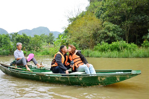 Why Should Travelers Explore Vietnam in 2 Weeks?