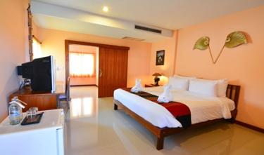 Maikhaew Damnoen Resort